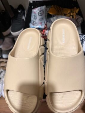Steve Madden Sandstone Chunky Slide Clogs